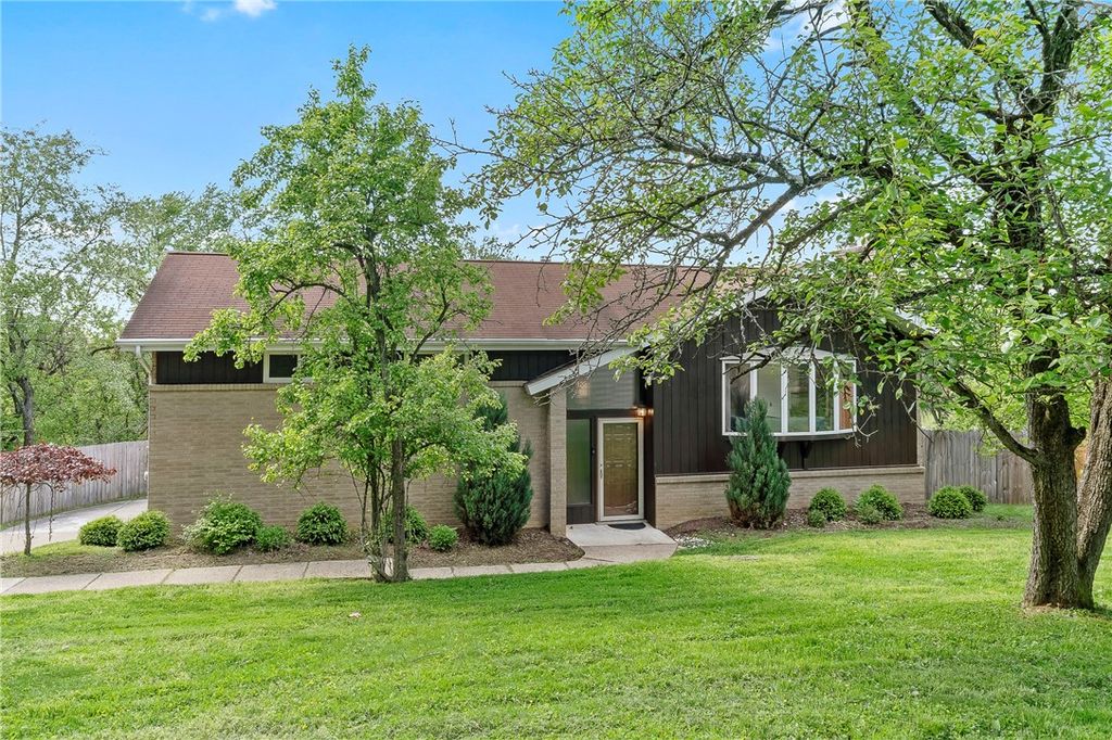 2110 Lorenzi Lane, Robinson Twp, PA 15136