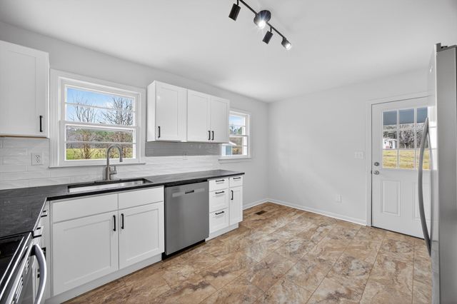 5220 Upper River Road NE, Charleston, TN 37310