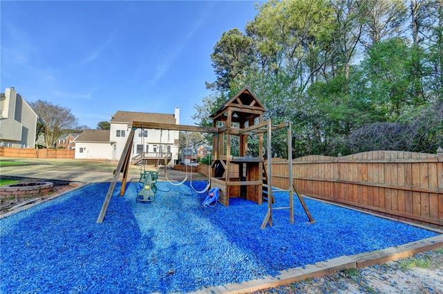 2550 Lockemeade Way, Lawrenceville, GA 30043