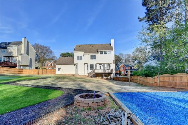 2550 Lockemeade Way, Lawrenceville, GA 30043