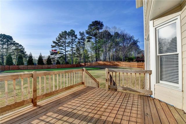 2550 Lockemeade Way, Lawrenceville, GA 30043