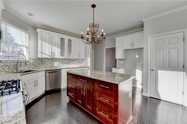 2550 Lockemeade Way, Lawrenceville, GA 30043