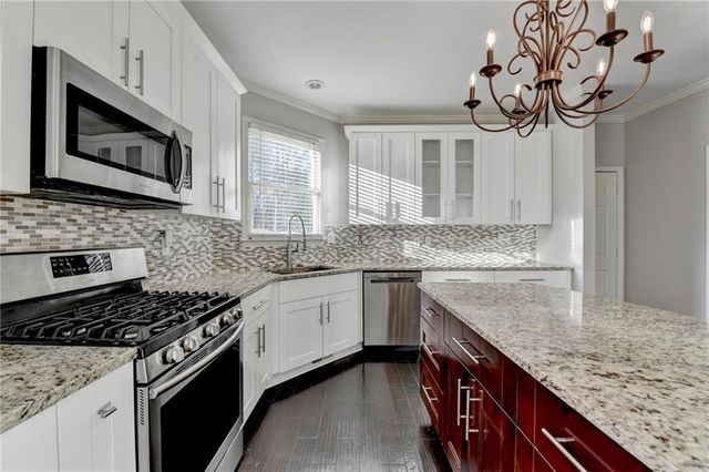 2550 Lockemeade Way, Lawrenceville, GA 30043