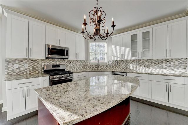 2550 Lockemeade Way, Lawrenceville, GA 30043