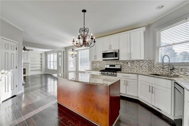 2550 Lockemeade Way, Lawrenceville, GA 30043