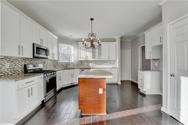 2550 Lockemeade Way, Lawrenceville, GA 30043