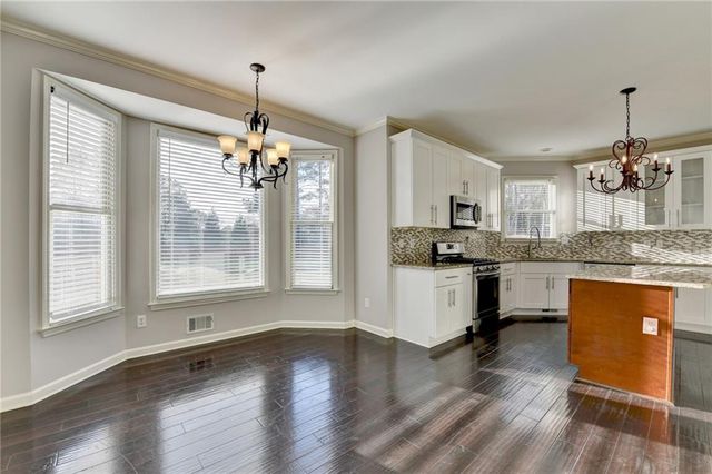 2550 Lockemeade Way, Lawrenceville, GA 30043