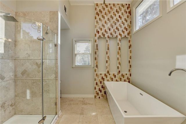 2550 Lockemeade Way, Lawrenceville, GA 30043