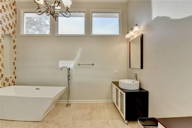 2550 Lockemeade Way, Lawrenceville, GA 30043