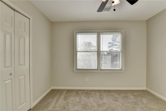 2550 Lockemeade Way, Lawrenceville, GA 30043