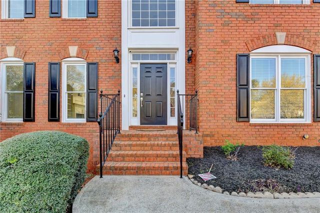 2550 Lockemeade Way, Lawrenceville, GA 30043