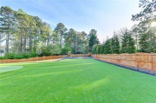 2550 Lockemeade Way, Lawrenceville, GA 30043