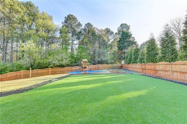 2550 Lockemeade Way, Lawrenceville, GA 30043