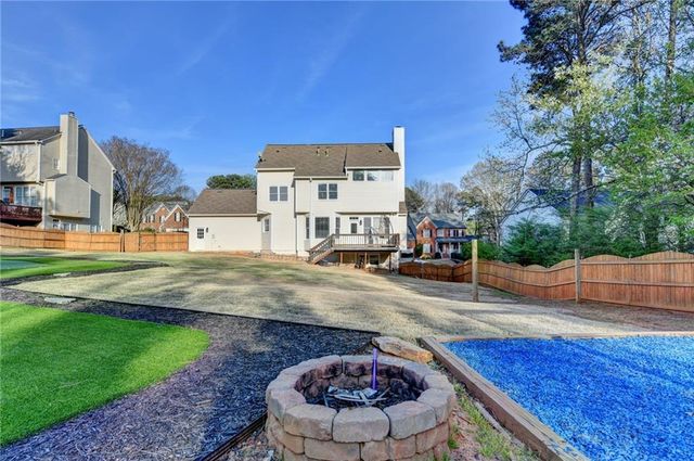 2550 Lockemeade Way, Lawrenceville, GA 30043