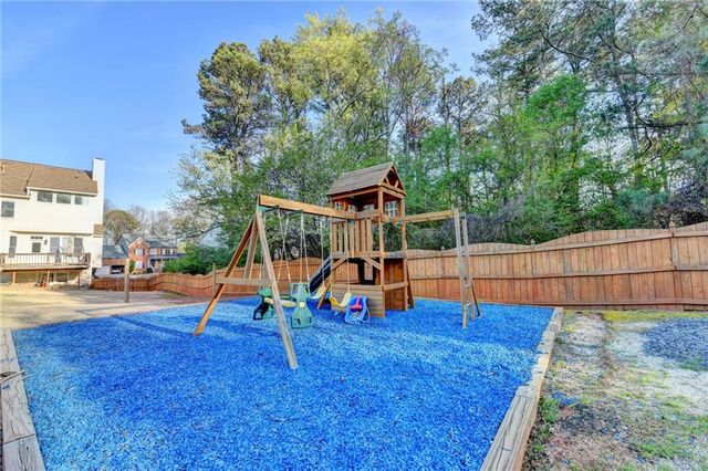 2550 Lockemeade Way, Lawrenceville, GA 30043