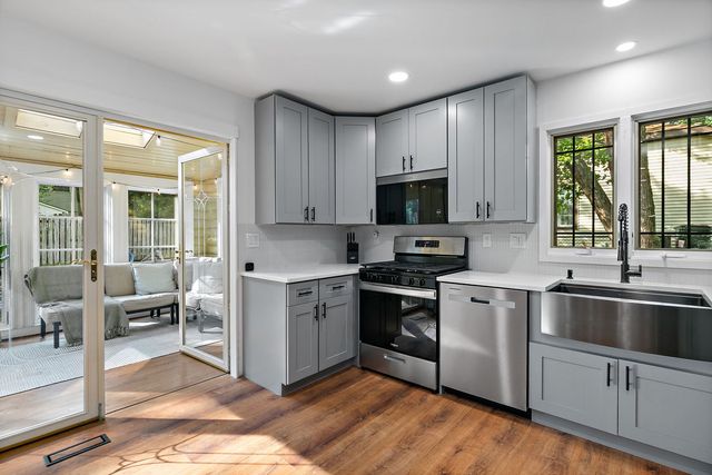 705 Chestnut Court, Algonquin, IL 60102