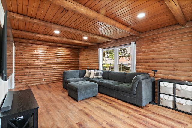 705 Chestnut Court, Algonquin, IL 60102
