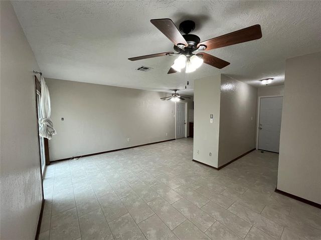 1505 Kingston Road, Norman, OK 73071