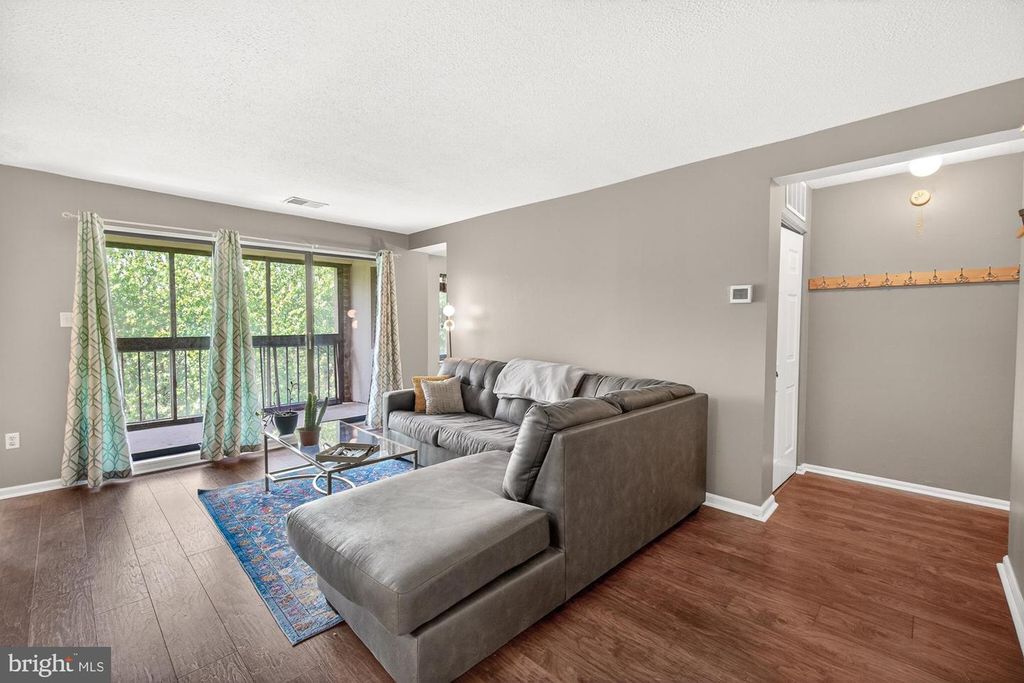 Image 14 of property listing at 1016-301 BRINKER DR #301, Hagerstown, MD 21740