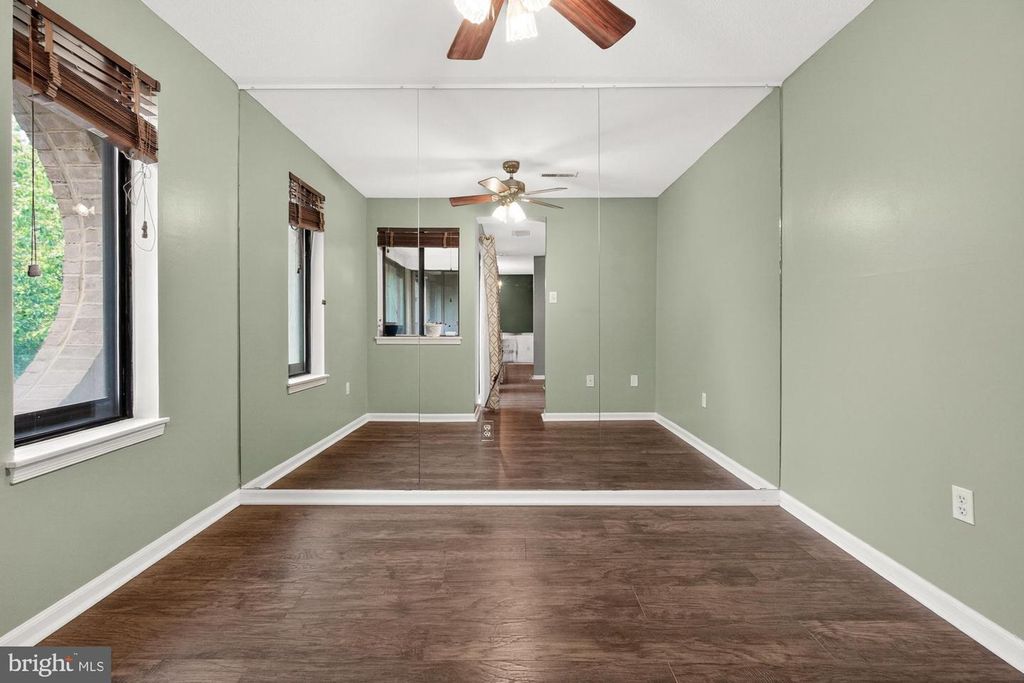 Image 21 of property listing at 1016-301 BRINKER DR #301, Hagerstown, MD 21740