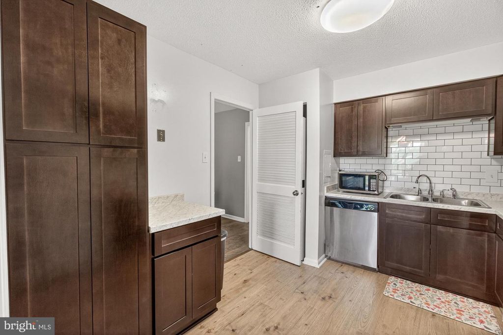 Image 24 of property listing at 1016-301 BRINKER DR #301, Hagerstown, MD 21740