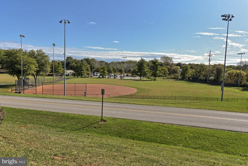 Image 34 of property listing at 1016-301 BRINKER DR #301, Hagerstown, MD 21740