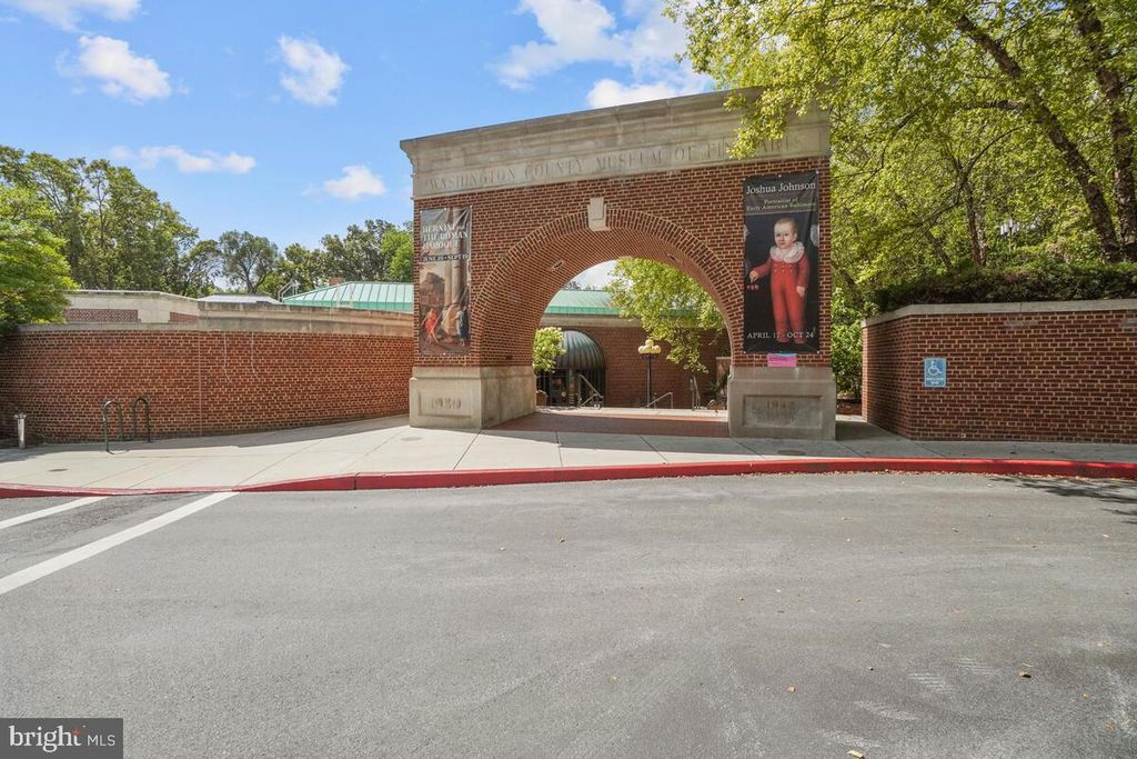 Image 46 of property listing at 1016-301 BRINKER DR #301, Hagerstown, MD 21740