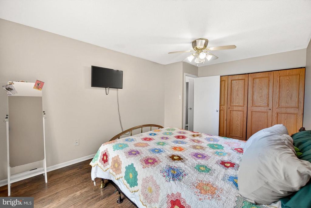 Image 6 of property listing at 1016-301 BRINKER DR #301, Hagerstown, MD 21740