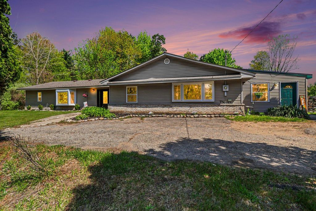 13321 R Drive N, Convis Twp, MI 49014
