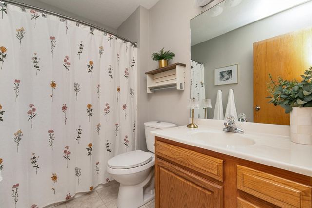 15419 Winston Avenue, Urbandale, IA 50323