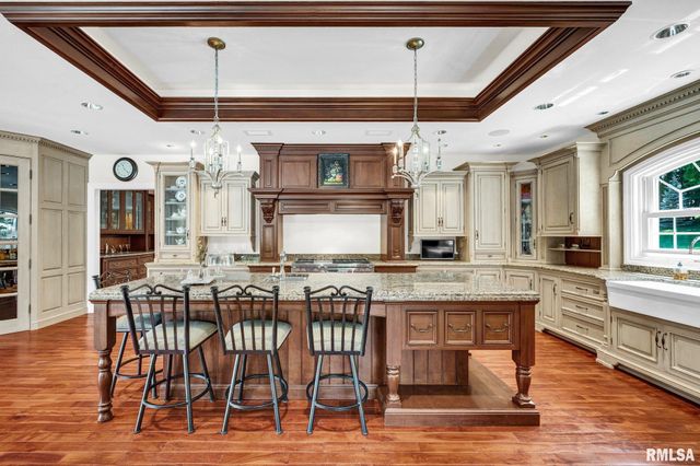 800 BAYSIDE Drive, Germantown Hills, IL 61548