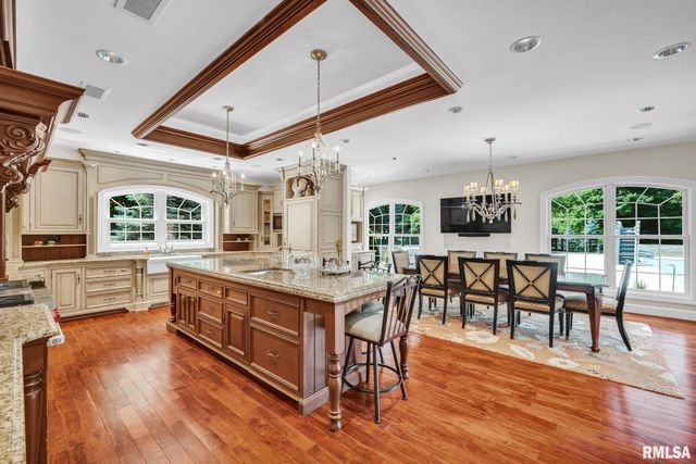 800 BAYSIDE Drive, Germantown Hills, IL 61548