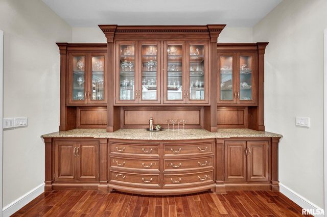 800 BAYSIDE Drive, Germantown Hills, IL 61548