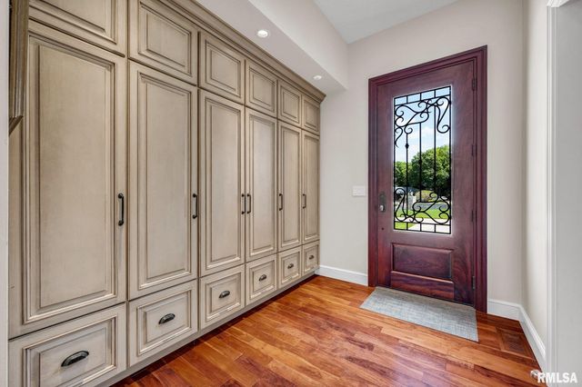 800 BAYSIDE Drive, Germantown Hills, IL 61548