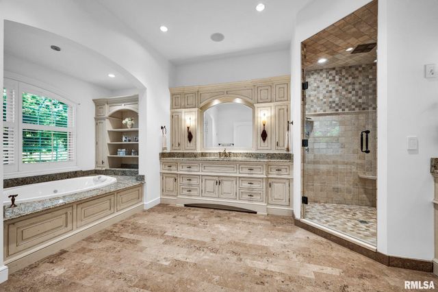 800 BAYSIDE Drive, Germantown Hills, IL 61548