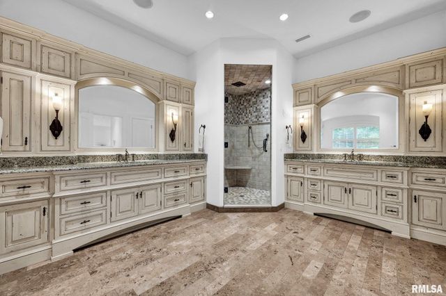 800 BAYSIDE Drive, Germantown Hills, IL 61548