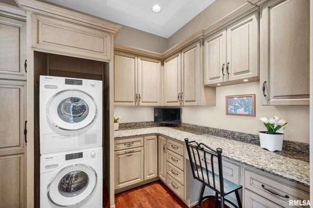 800 BAYSIDE Drive, Germantown Hills, IL 61548