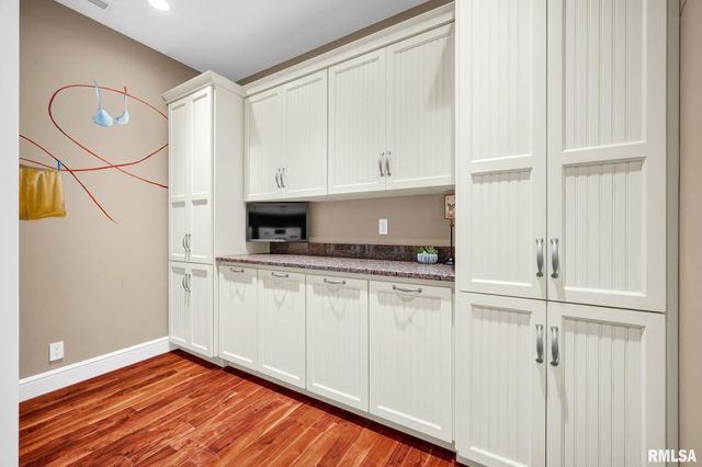 800 BAYSIDE Drive, Germantown Hills, IL 61548