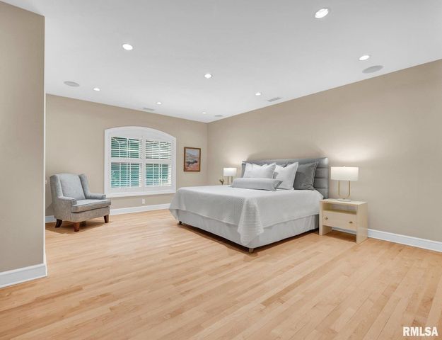 800 BAYSIDE Drive, Germantown Hills, IL 61548