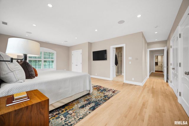 800 BAYSIDE Drive, Germantown Hills, IL 61548