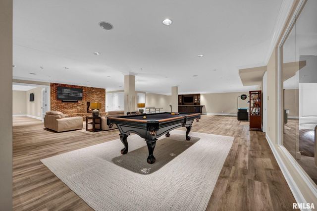 800 BAYSIDE Drive, Germantown Hills, IL 61548