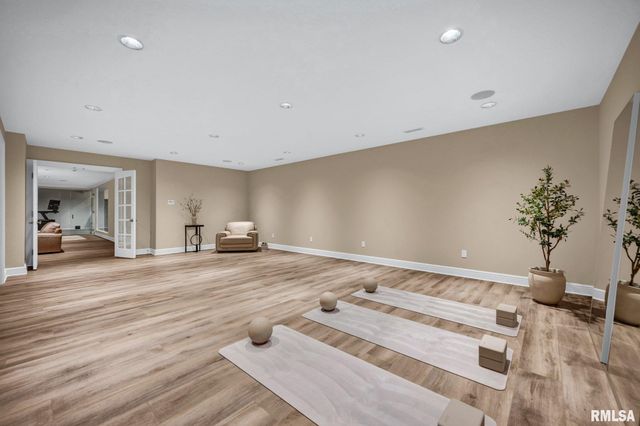 800 BAYSIDE Drive, Germantown Hills, IL 61548