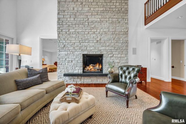 800 BAYSIDE Drive, Germantown Hills, IL 61548