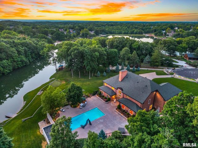 800 BAYSIDE Drive, Germantown Hills, IL 61548