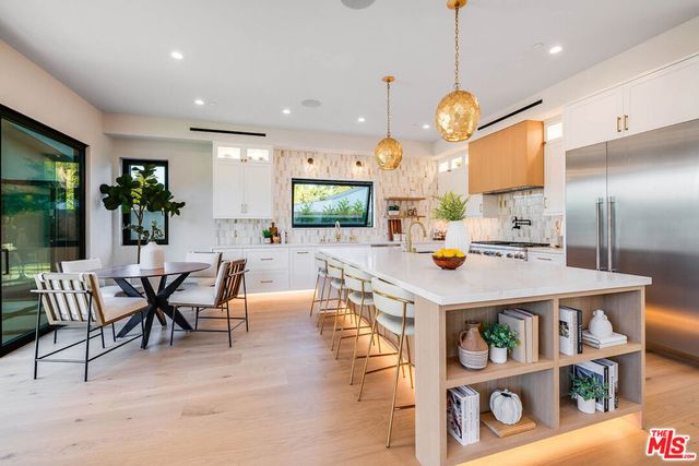 12427 Cumpston Street, Valley Village, CA 91607