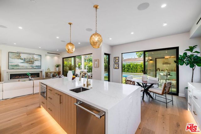 12427 Cumpston Street, Valley Village, CA 91607