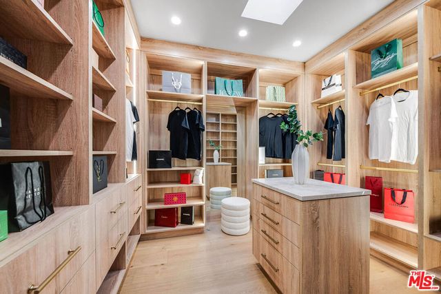 12427 Cumpston Street, Valley Village, CA 91607