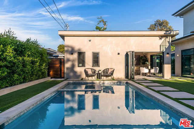 12427 Cumpston Street, Valley Village, CA 91607