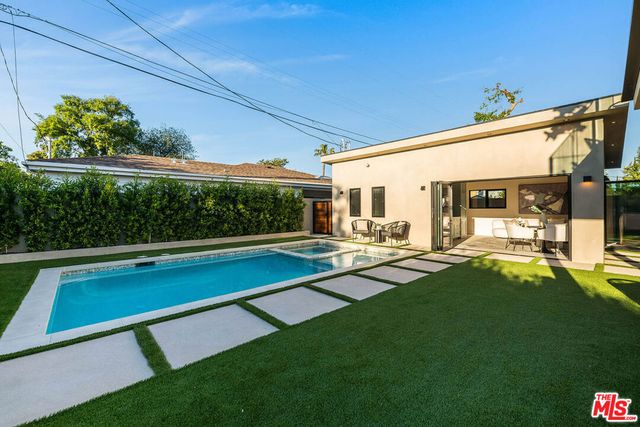 12427 Cumpston Street, Valley Village, CA 91607