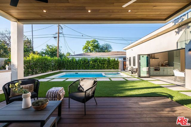 12427 Cumpston Street, Valley Village, CA 91607